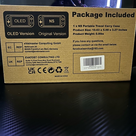 Fenolical Switch Carrying Case - Sleek Black - Picture 2 of 6